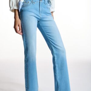 Jeans azul claro recto de Alba Conde