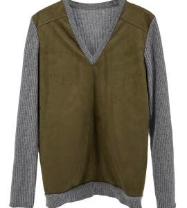 Jersey Gilda de Pisonero con delantero verde oliva, mangas grises y escote de pico