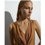 Vestido midi de mujer en tono tierra con escote pico de Andam - Imagen 3