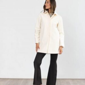 Gabardina evasé en tono crudo BMB & Co.