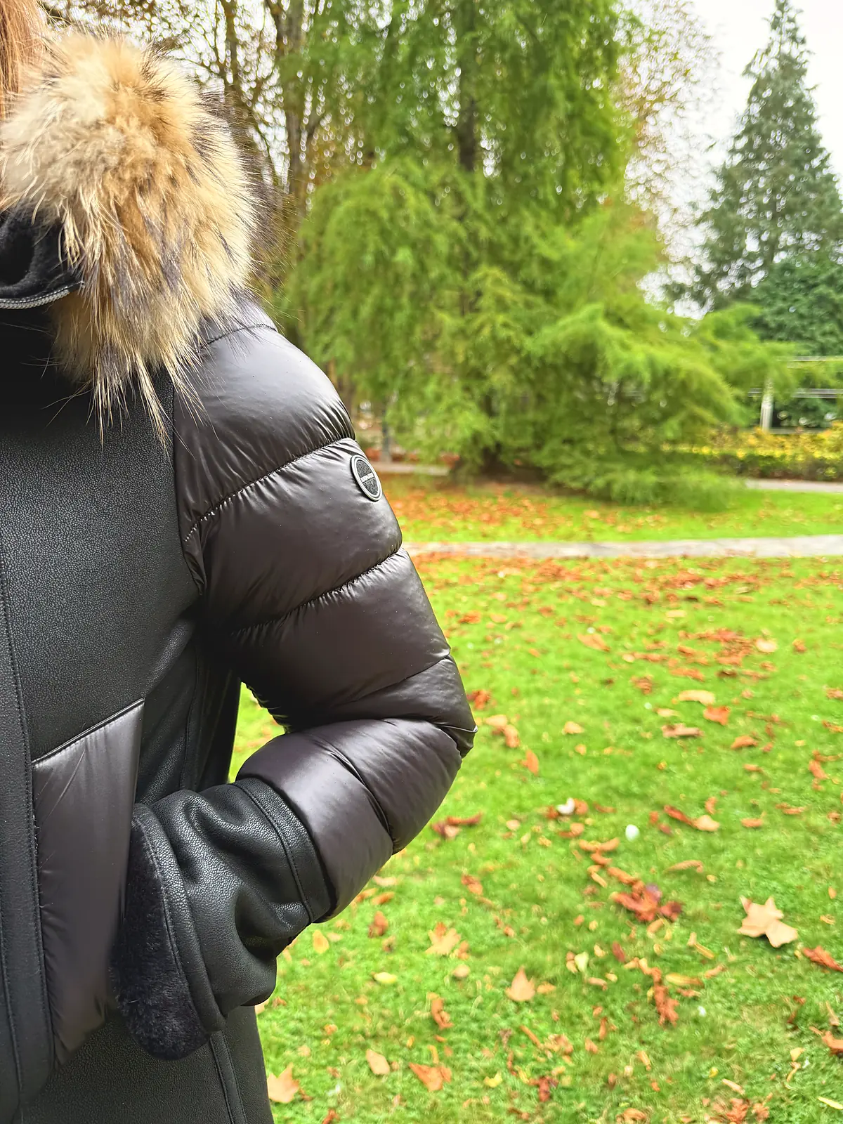 Parka Donjaz Diorella negra con capucha - Imagen 5