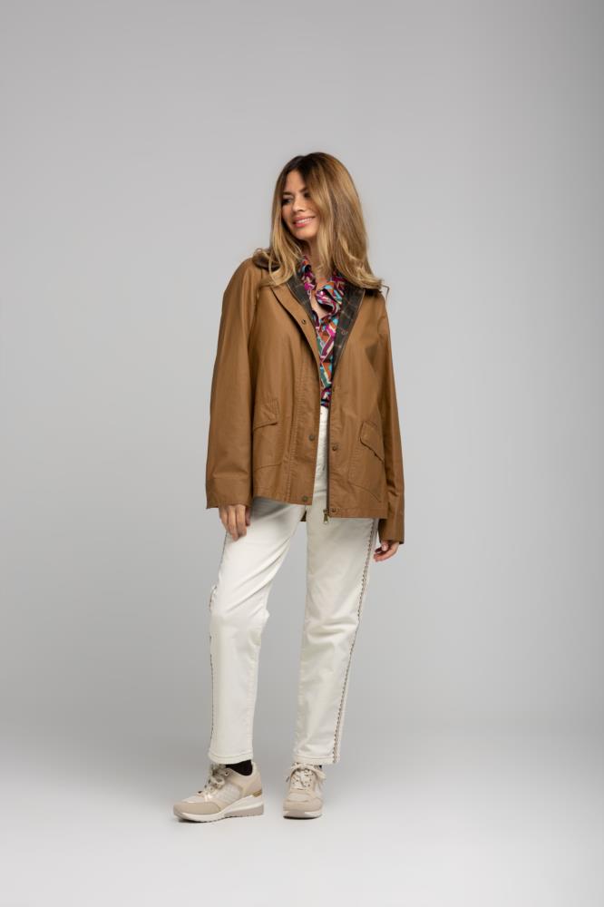 Chaquetón Miqui camel ReverMile con bolsillos - Imagen 3