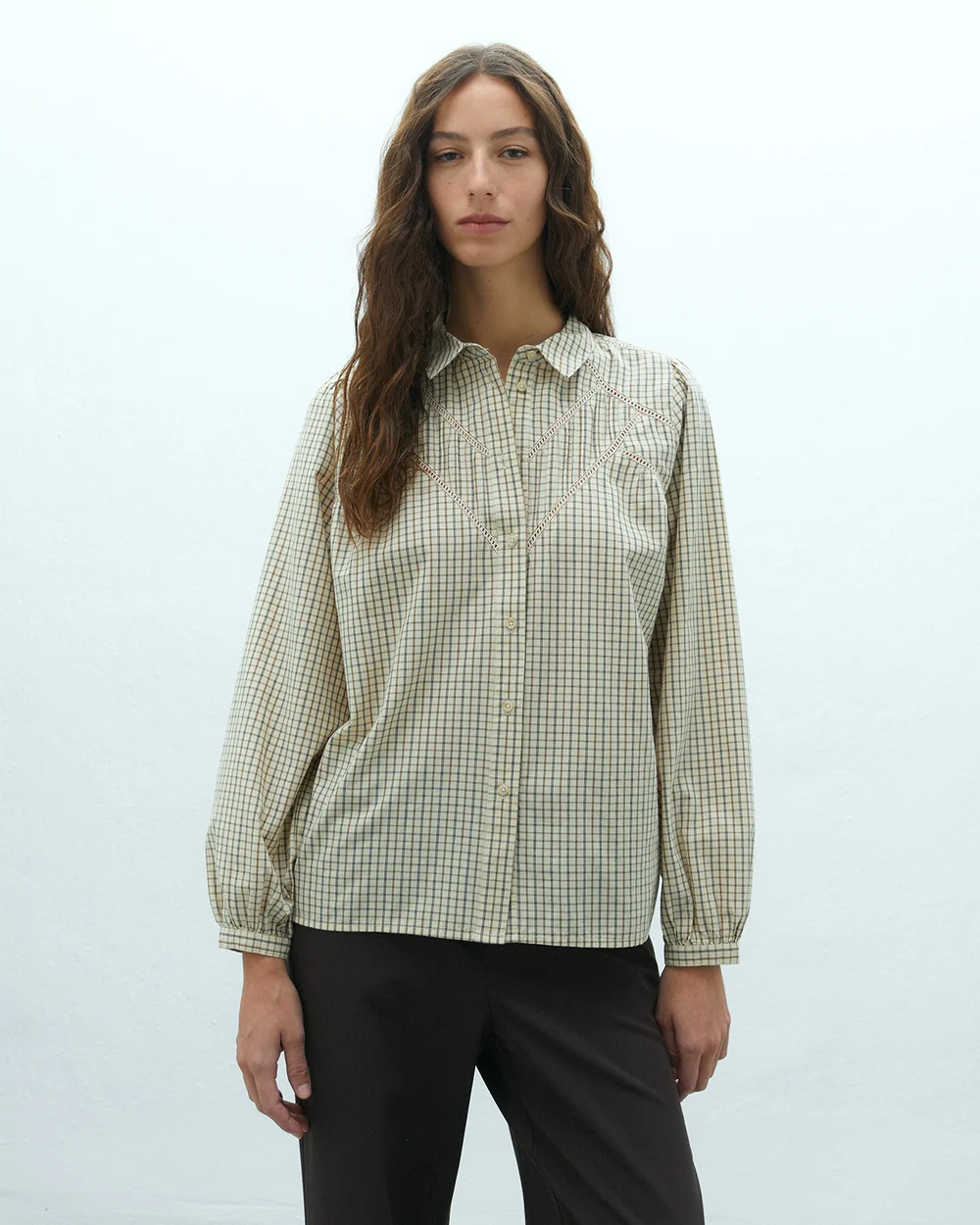 Camisa de cuadros pequeños Andam con detalle delantero - Imagen 2