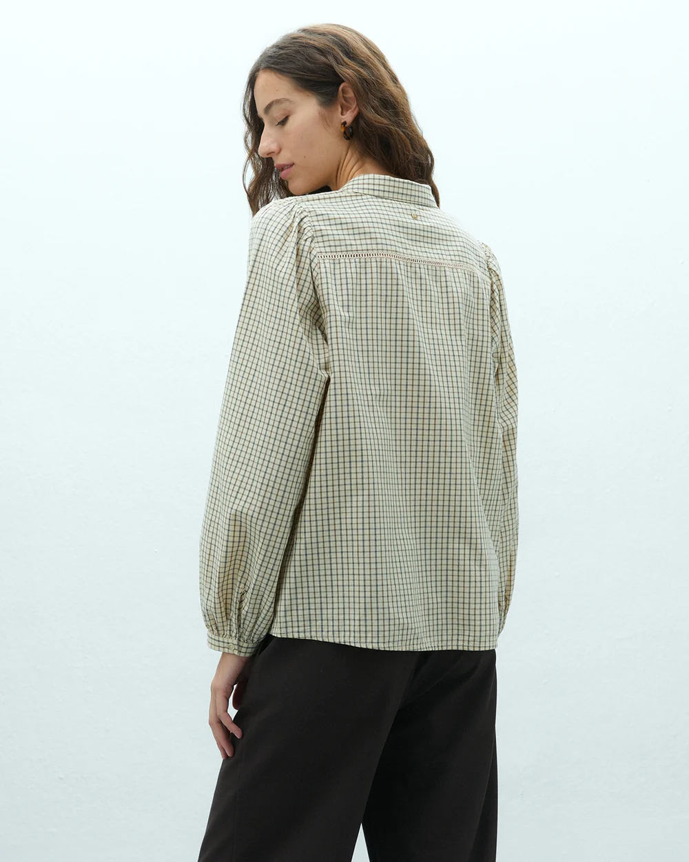 Camisa de cuadros pequeños Andam con detalle delantero - Imagen 3